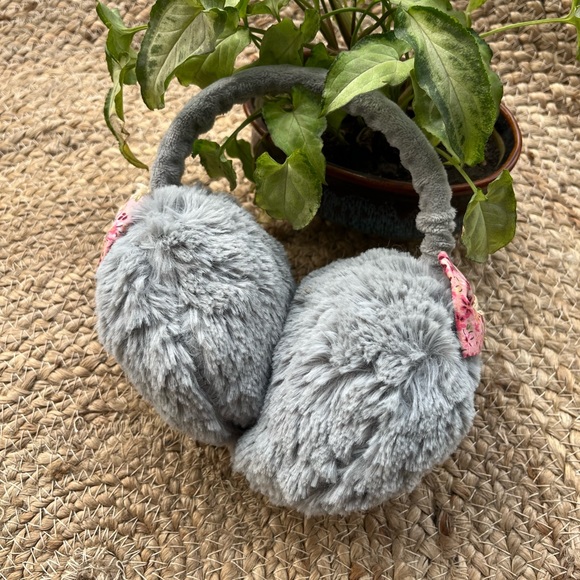 NWOT Grey Ear Muffs with Pink Lacy Bow - Picture 2 of 7
